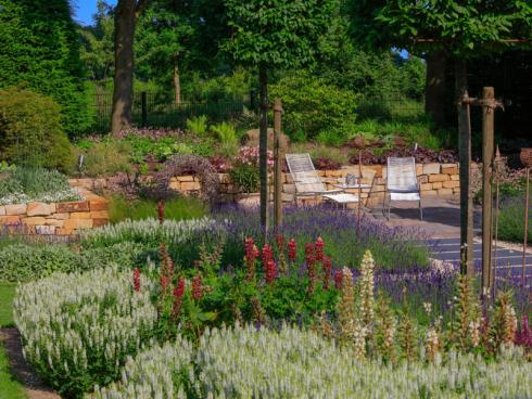 Bild GvE.: Privatgärten für eine anspruchsvolle Kundengruppe zu gestalten - das ist das Ziel der Gärtner von Eden. Rund 50 Fachbetriebe des Garten- und Landschaftsbaus in Deutschland, Österreich und der Schweiz haben sich in dieser Gruppe zusammengeschlossen.  