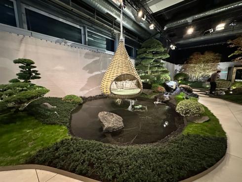 Bild garten.ch: Garden of Euphoria – Ein von Cäsar Garten gestalteter Erlebnisraum, der den Fokus auf das Gefühl verlagert. Statt das Design zu erklären, lädt er die Besucher dazu ein, es durch Atmosphäre, Materialität und das Zusammenspiel von Raum, Licht und Natur zu spüren – für ein bewussteres Gartenerlebnis.
