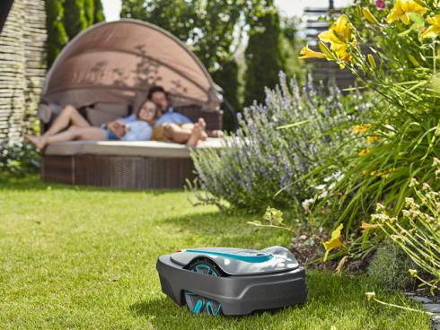 Bild GARDENA: Mähroboter in GARDENA smart systems integriert