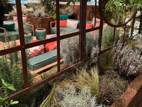 Bild garten.ch: Nahtloser Übergang in den Garten.