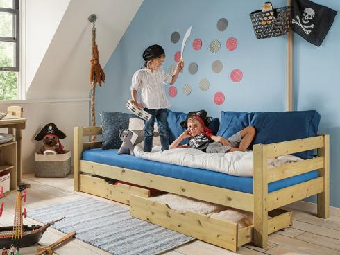 Das Bett ist das Zentrum des Kinderzimmers. © allnatura