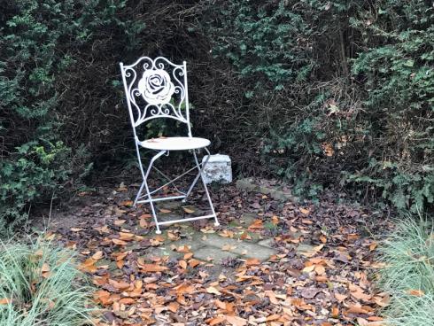 Bild garten.ch: Kleine Flächen lassen sich gut mit dem Laubsauger bearbeiten.