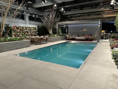 Bild garten.ch: Unterhaltsarmer Garten mit Pool. 
