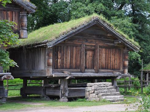 Bild garten.ch: Dass ein begrüntes Dach ein ausgeglichenes Klima schafft, nutzten bereits unsere Vorfahren. 