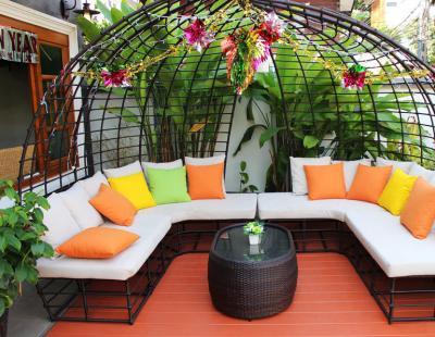 Bild: Gartenmöbel sind in unterschiedlichsten Varianten erhältlich, sodass der individuelle Stil stets beibehalten werden kann. Bildquelle: pixabay.com.
